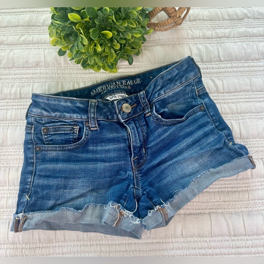 American Eagle Women’s Shortie Denim Jean Shorts Size 2